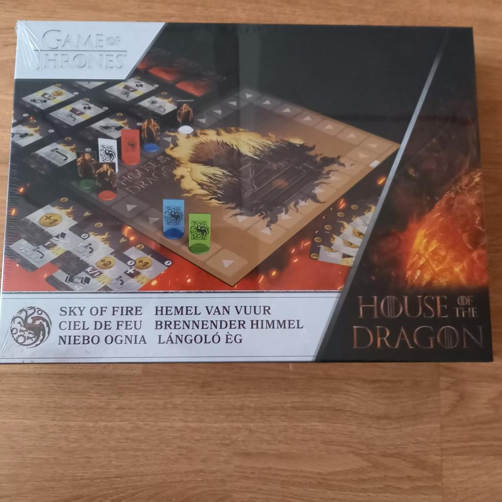 GAME OF THRONES >HEMEL VAN VUUR, Hobby en Vrije tijd, Ophalen of Verzenden