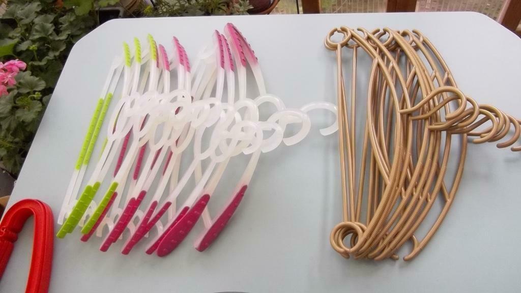 23 nouveaux porte-manteaux - couleurs modernes, Enlèvement ou Envoi, Neuf