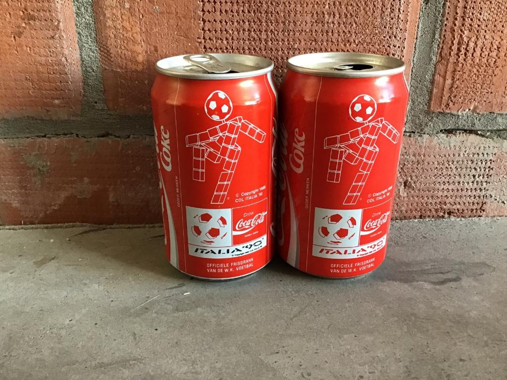 Coca-Cola blikjes 2st Nederland wereldbeker voetbal 90, Enlèvement ou Envoi, Utilisé, Emballage