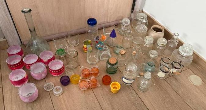 Lot van Glazen potjes, kaarsenhouders, fles, karaf, vaas, …, Antiek en Kunst, Ophalen