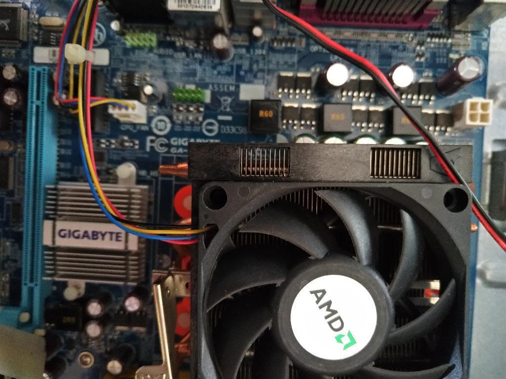 Te koop 3x werkend desktops +1 ledige pckast, Enlèvement, Utilisé