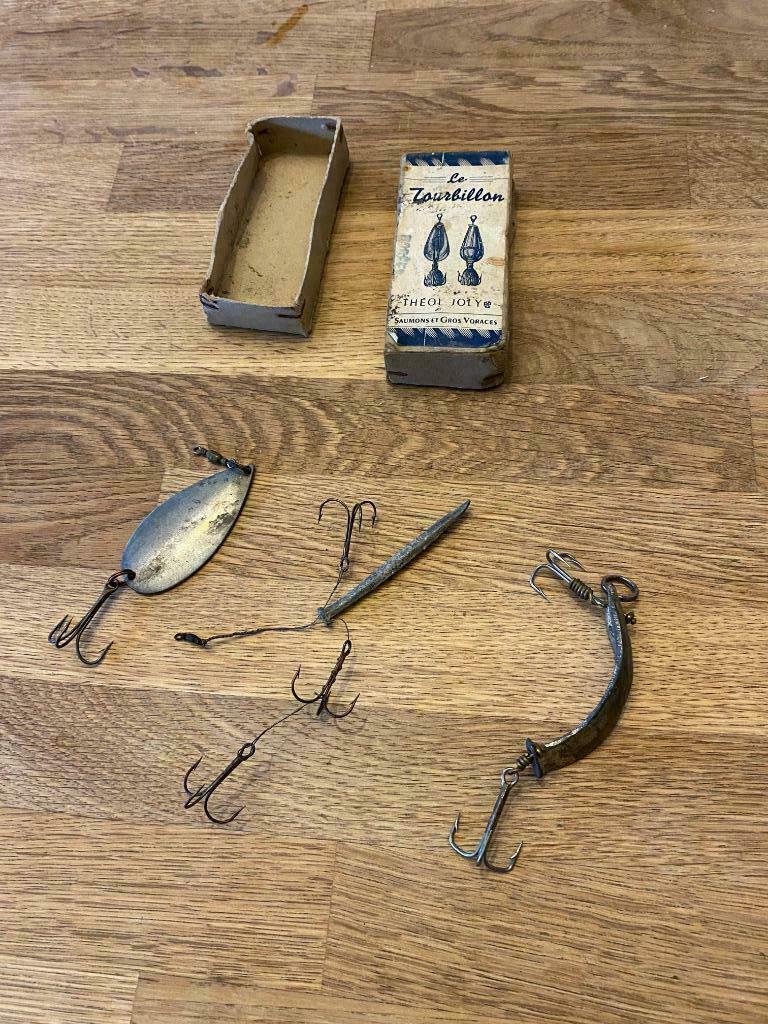 PECHE / LOT D AMMECONS ANCIENS  LE TOURBILLON GROS VORACES, Ophalen of Verzenden
