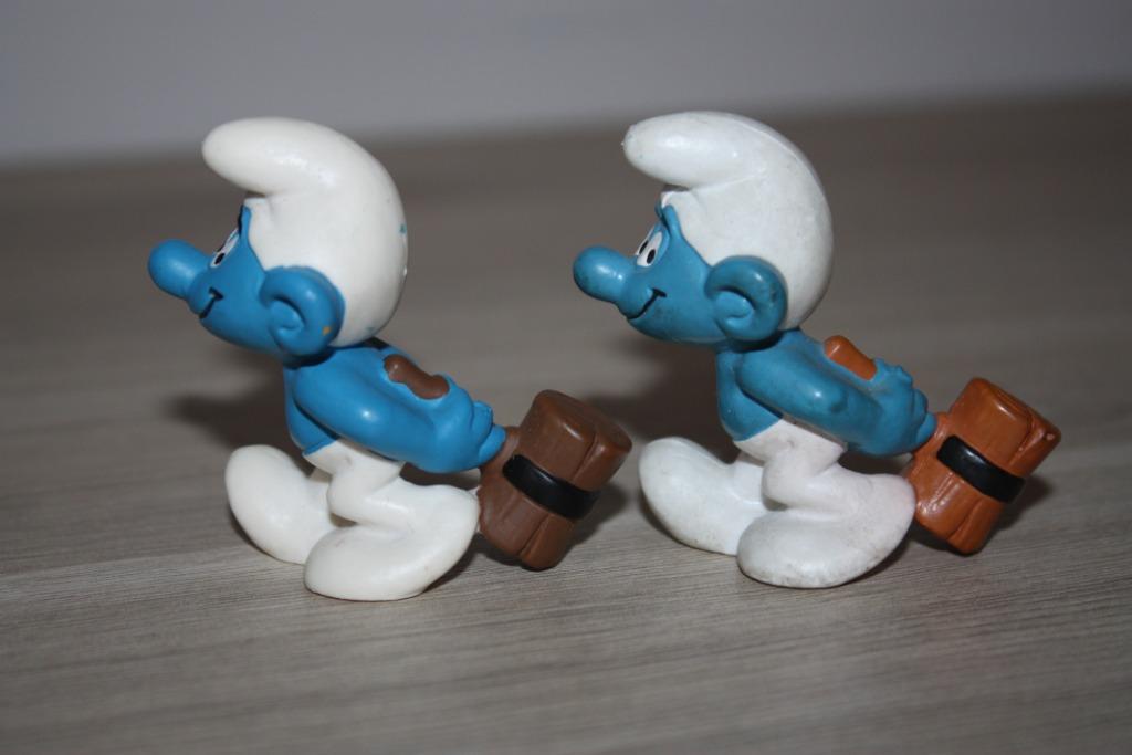 Hamer smurf 2 x verschil , schleich en bully , 1978, Enlèvement ou Envoi, Comme neuf, Autres Schtroumpfs, Poupée, Figurine ou Peluche