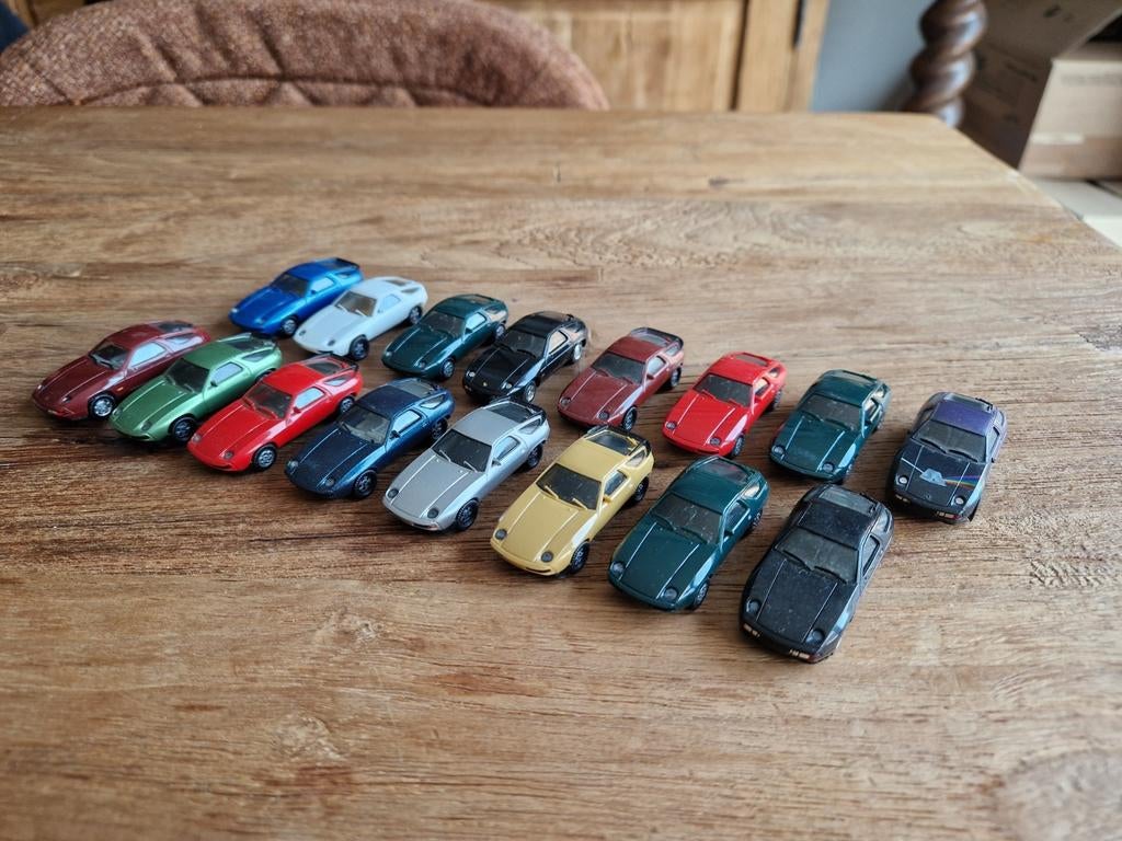 Herpa 1/87 porsche 928, Hobby en Vrije tijd, Ophalen of Verzenden, Zo goed als nieuw, Herpa