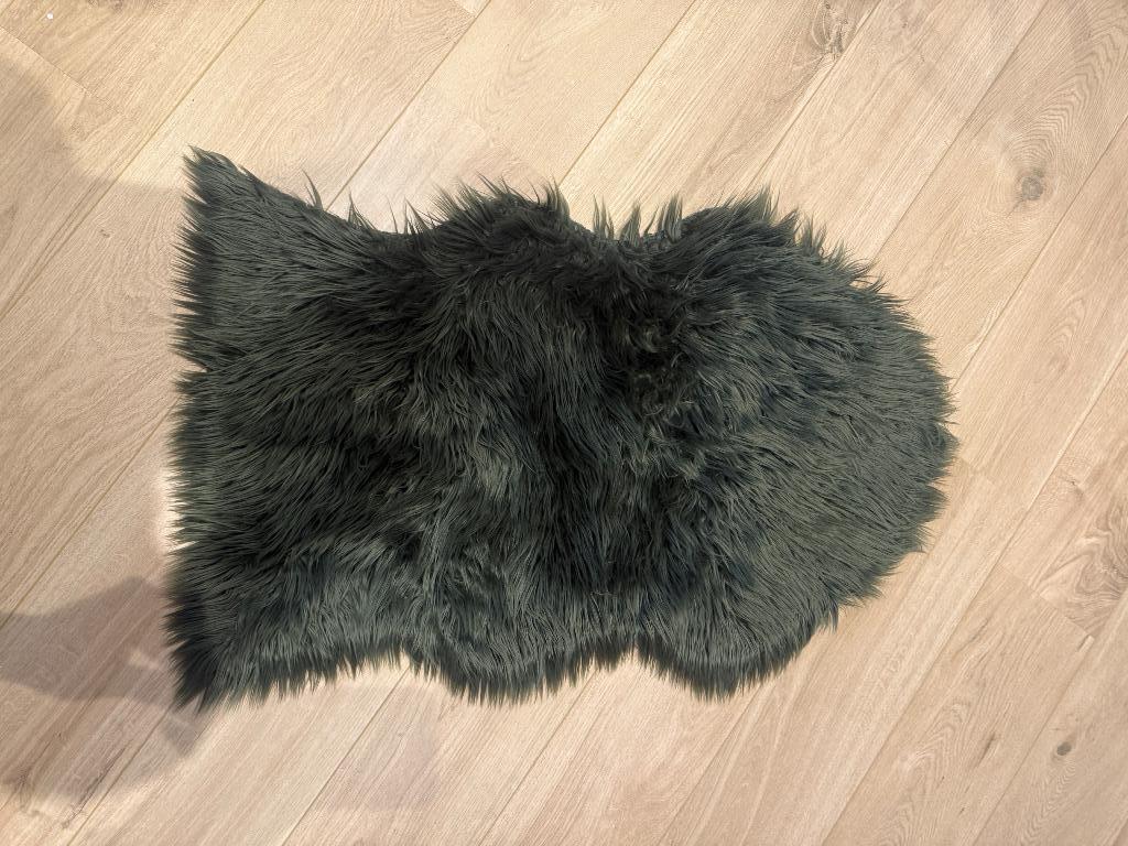 Tapis fausse fourrure Casa kaki, Neuf, Enlèvement ou Envoi, 50 à 100 cm, Vert