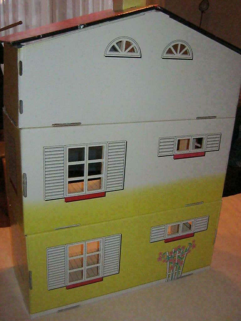 Poppenhuis in stevig karton, Ophalen, Zo goed als nieuw, Poppenhuis