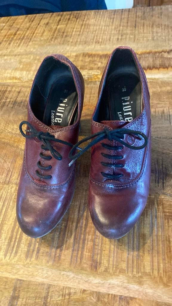 Zeer leuke Bordeaux schoenen met hakken, maat 38, Kleding | Dames, Schoenen, Zo goed als nieuw, Ophalen of Verzenden