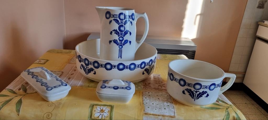 Service de toilette en porcelaine Dadonvillers, Antiquités & Art