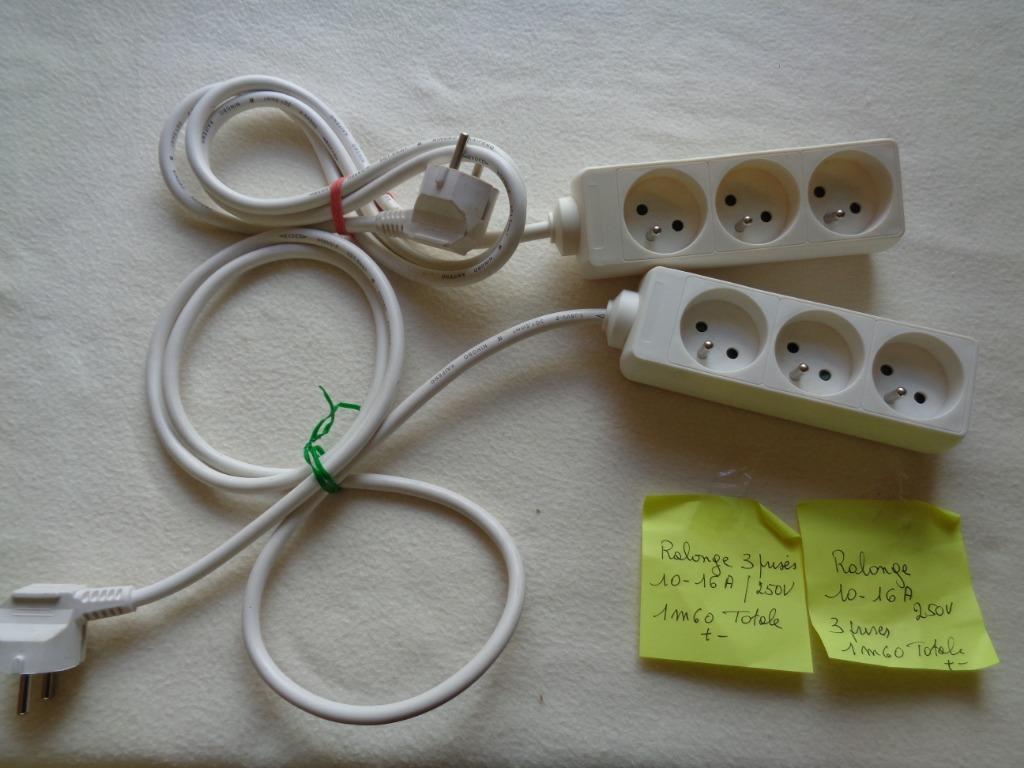 Rallonge électrique 3 prises X 2 pièces, Muziek en Instrumenten, Kabels en Stekkers, Gebruikt, Ophalen of Verzenden
