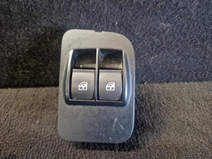 Commutateur vitre électrique d'un Fiat Fiorino, -, 3 mois de garantie, Utilisé, Fiat