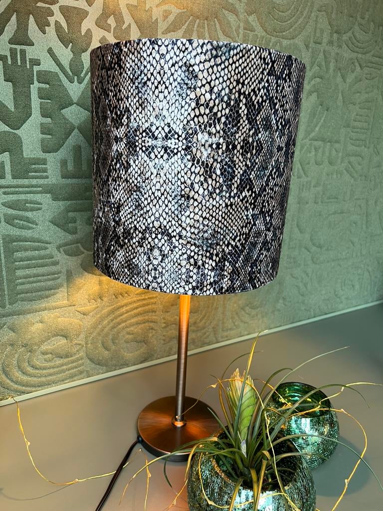 Bijzonder fraaie tafel/dressoirlamp, Huis en Inrichting, Lampen | Tafellampen, Ophalen, 50 tot 75 cm, Zo goed als nieuw, Metaal