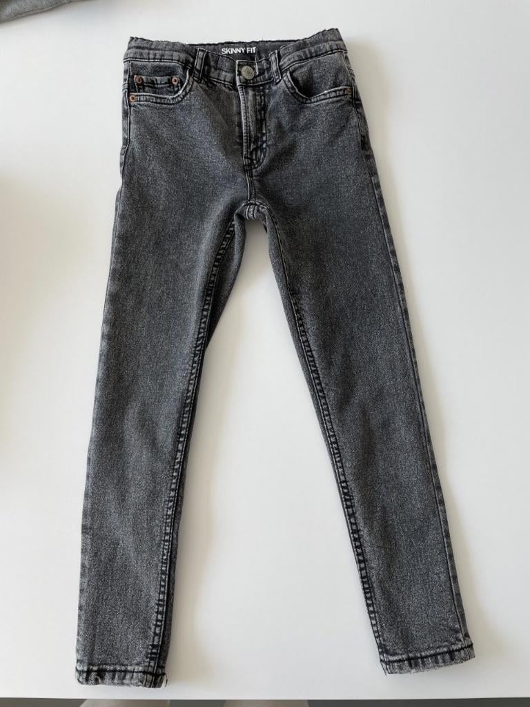 Zwarte zachte jeans van ZARA maat 128, Kinderen en Baby's, Kinderkleding | Maat 128, Broek, Ophalen of Verzenden, Zo goed als nieuw