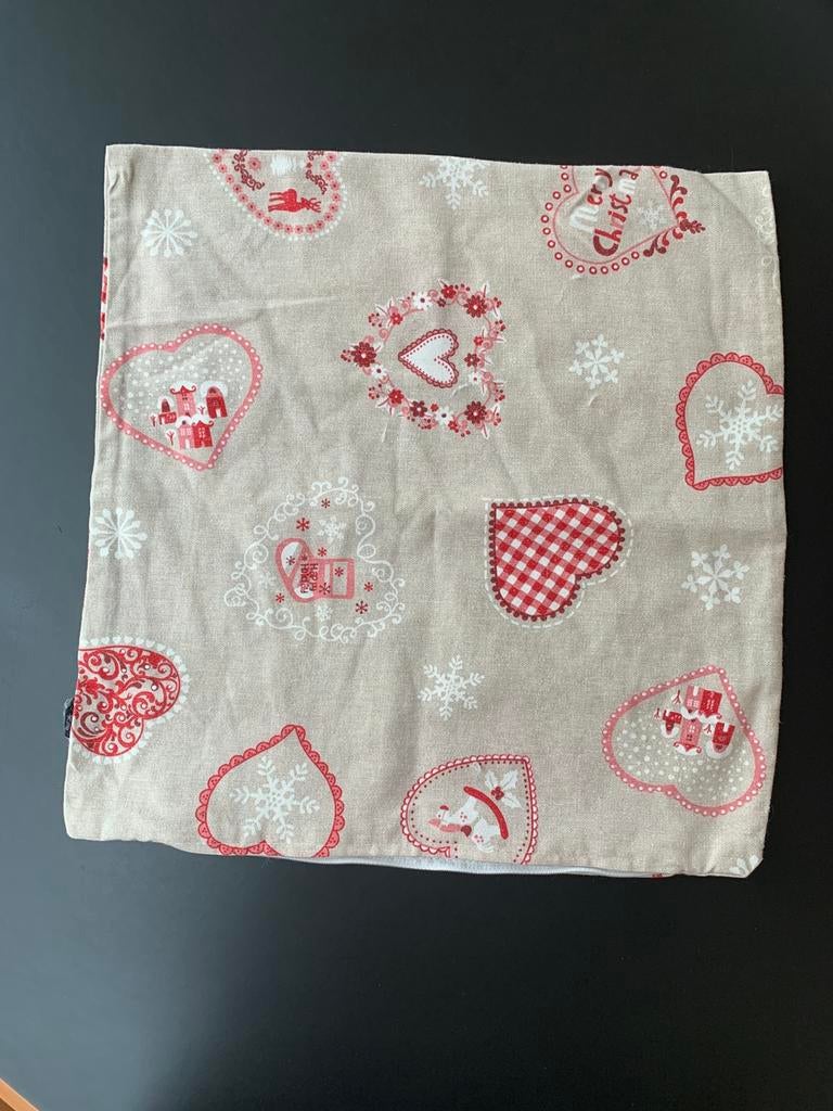 vrolijke kussenhoes met hartjes, Huis en Inrichting, Ophalen