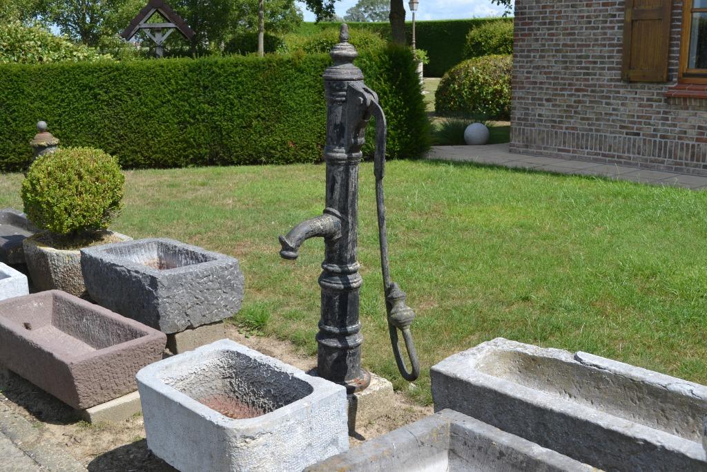 antieke mooie gietijzeren pomp, Ophalen, Gietijzer