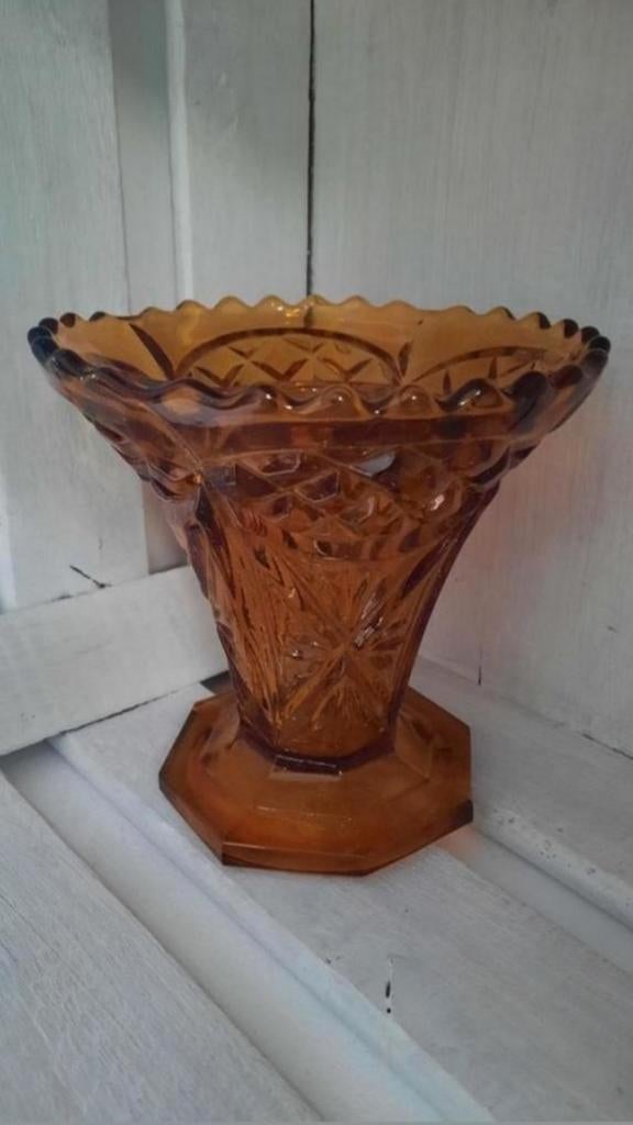Art deco vaas goudgeel persglas jaren 30
Scailmont compleet, Enlèvement ou Envoi