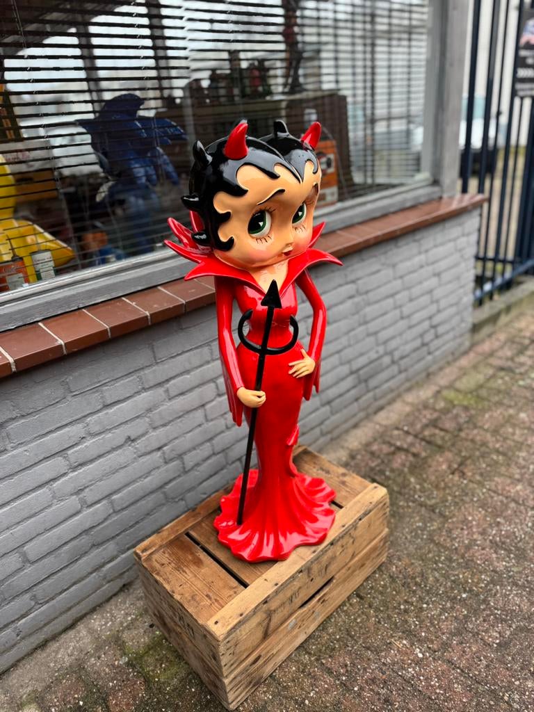 Statue du diable Big Betty Boop, Enlèvement, Utilisé, Humain