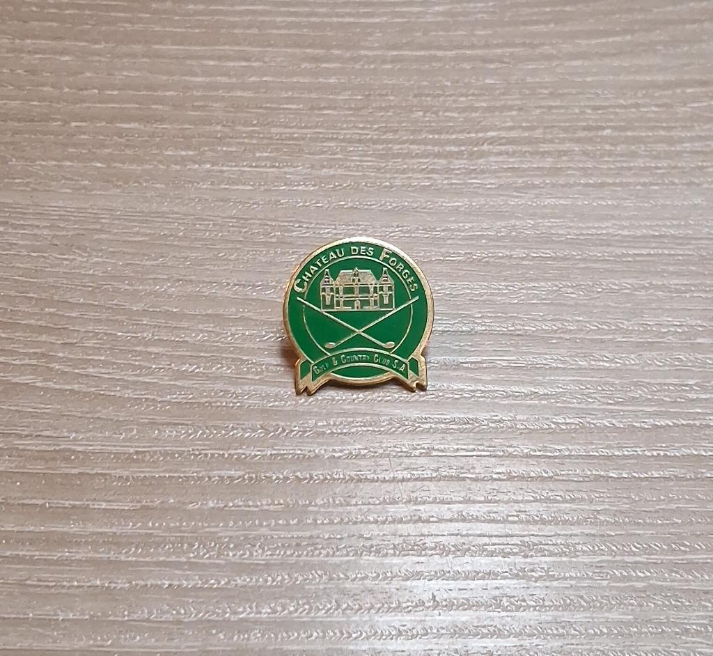 PIN - CHATEAU DES FORGES - GOLF, Envoi, Utilisé, Sport, Insigne ou Pin's