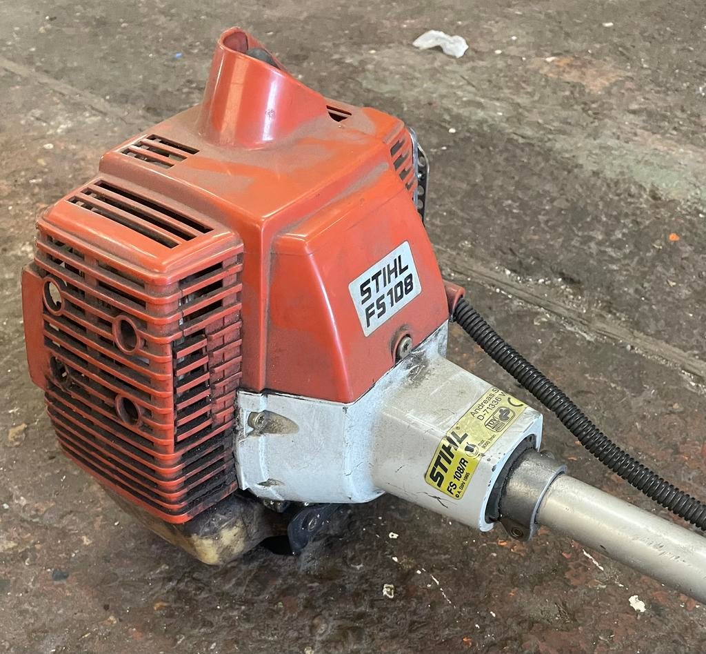 Bosmaaier Stihl: FS 108, Enlèvement, Utilisé, Essence