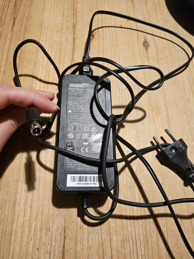 Chargeur trottinette électrique Segway Ninebot F2 Pro E, Enlèvement