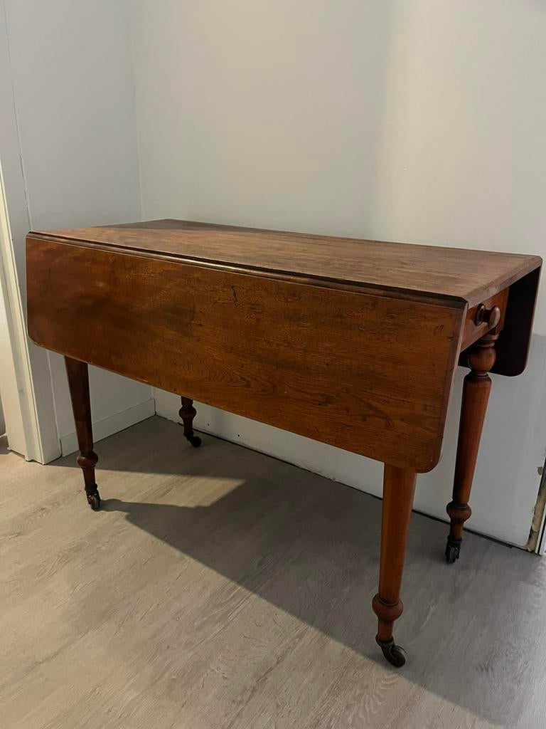 Mooie decoratieve Pembroke table, Ophalen