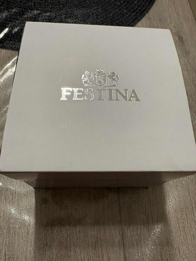 Festina horloge, Ophalen
