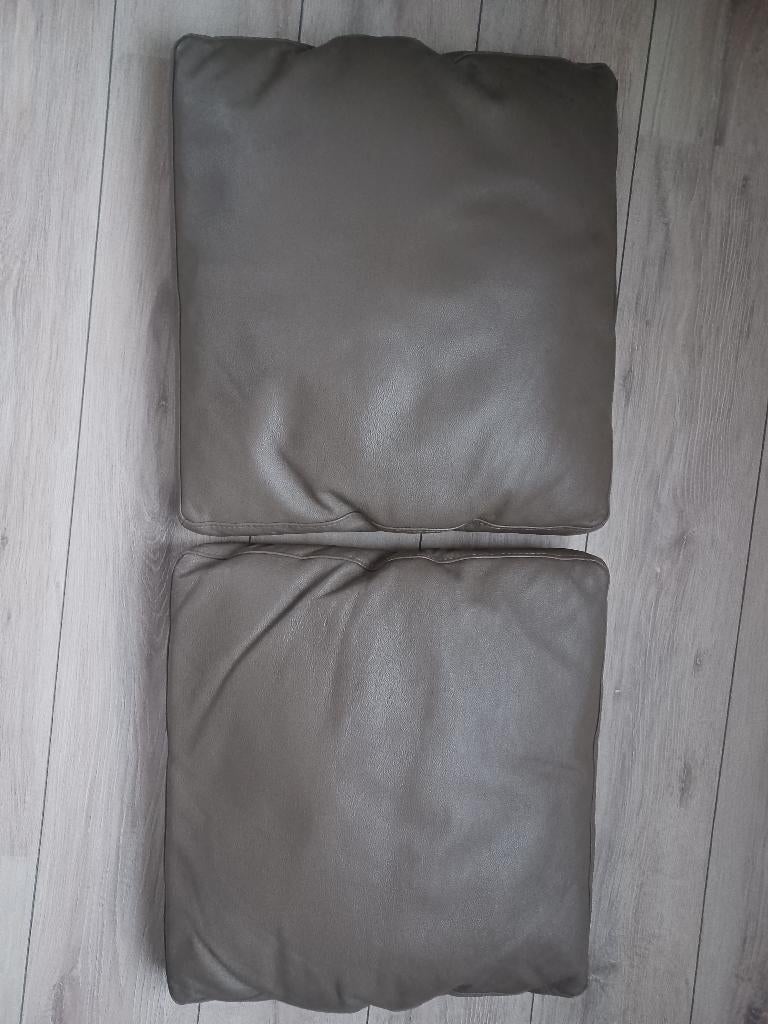 kussens in leder, Huis en Inrichting, Woonaccessoires | Kussens, Ophalen of Verzenden, Nieuw, Overige kleuren, Vierkant