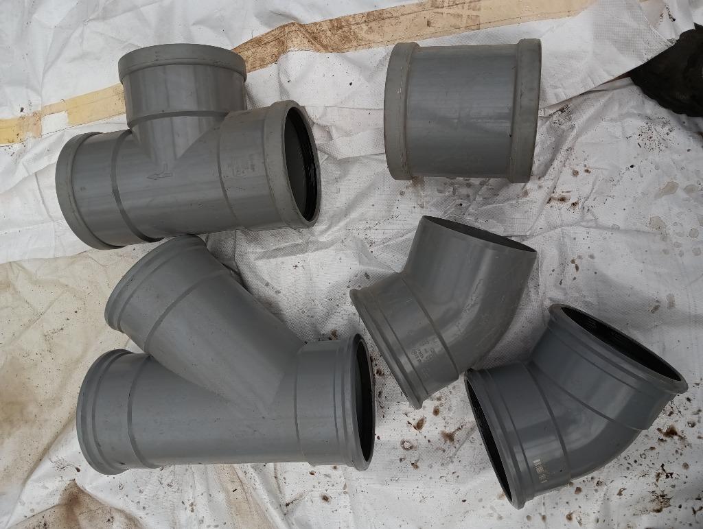grote partij nieuwe pvc koppelstukken 32 tot 250 mm, Ophalen, Nieuw, PVC, Afvoer