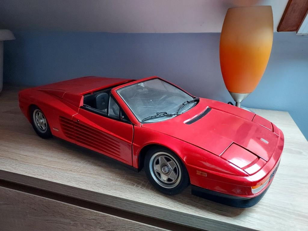 Ferrari Testarossa Spider Pocher 1/8, Enlèvement, Utilisé, 1:5 à 1:8, Moteur