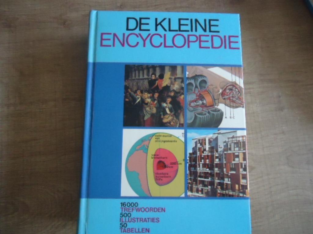 boek de kleine encyclopedie, Ophalen of Verzenden, Gelezen