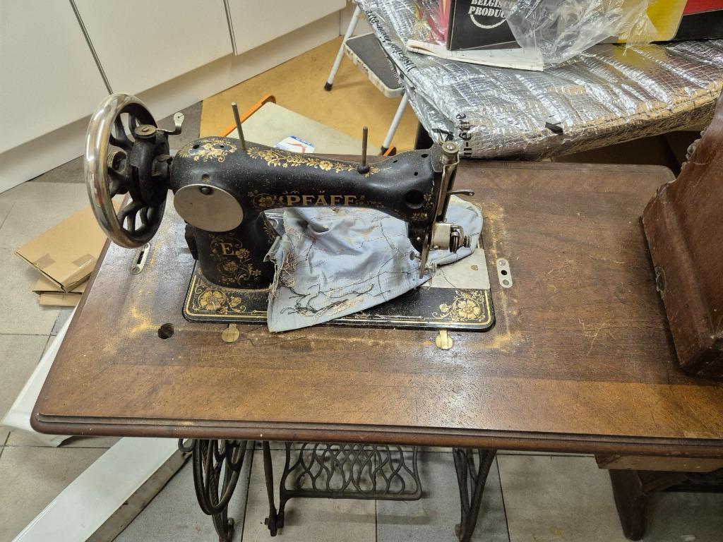 oude naaimachines, Enlèvement