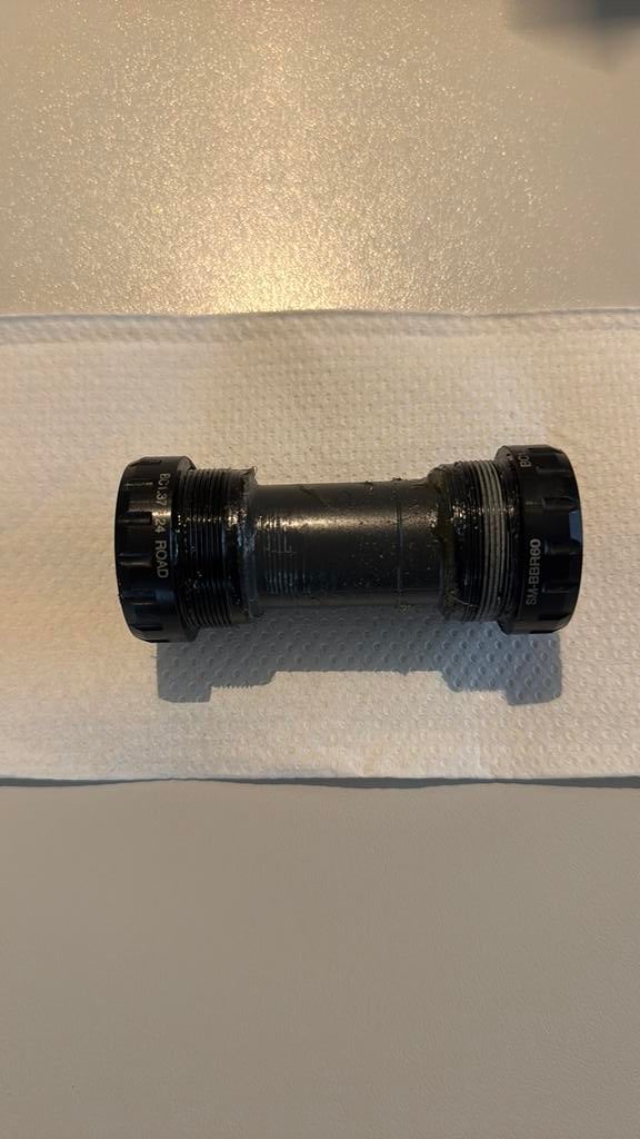 Bottom bracket, Fietsen en Brommers, Fietsonderdelen, Ophalen, Zo goed als nieuw