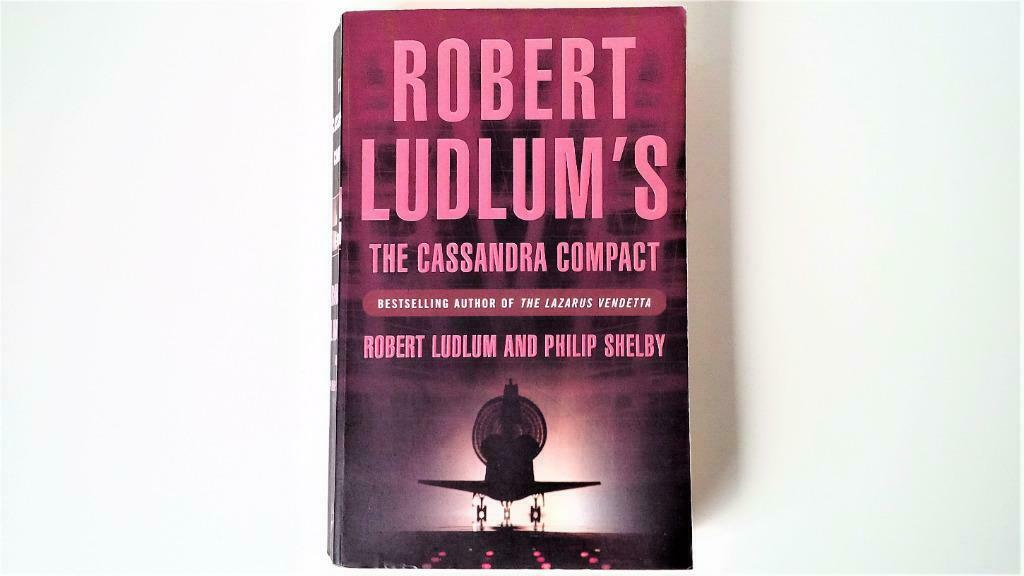 The Cassandra Compact, Robert Ludlum, Boeken, Ophalen of Verzenden, Zo goed als nieuw, Robert Ludlum