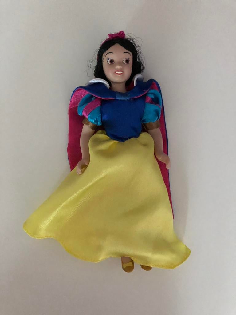 Blanche Neige en porcelaine, Enlèvement ou Envoi