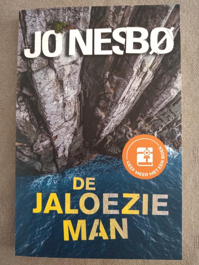 Jo Nesbo - De jaloezieman, Boeken, Ophalen of Verzenden, Zo goed als nieuw