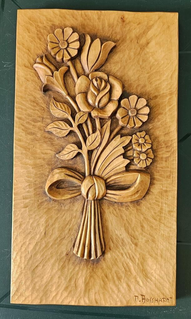Panneau en bois sculpté à la main fleurs p bosshardt, Antiquités & Art, Art | Sculptures & Bois, Enlèvement ou Envoi