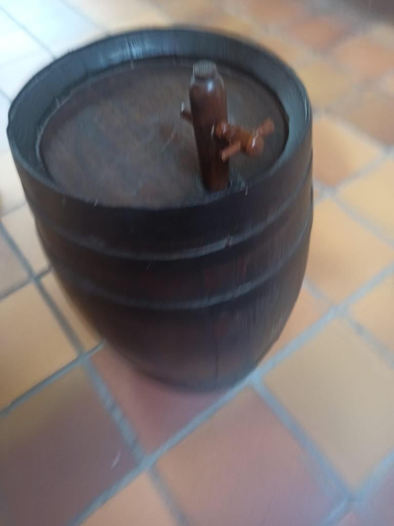 Tonnelet en bois avec cerclages en fer, Antiquités & Art, Curiosités & Brocante, Enlèvement