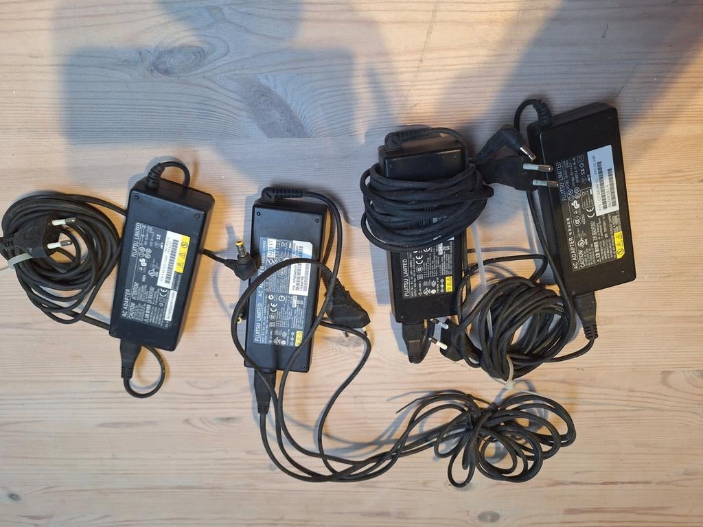 Chargeurs pour ordinateurs portables Fujitsu Siemens, Enlèvement, Utilisé