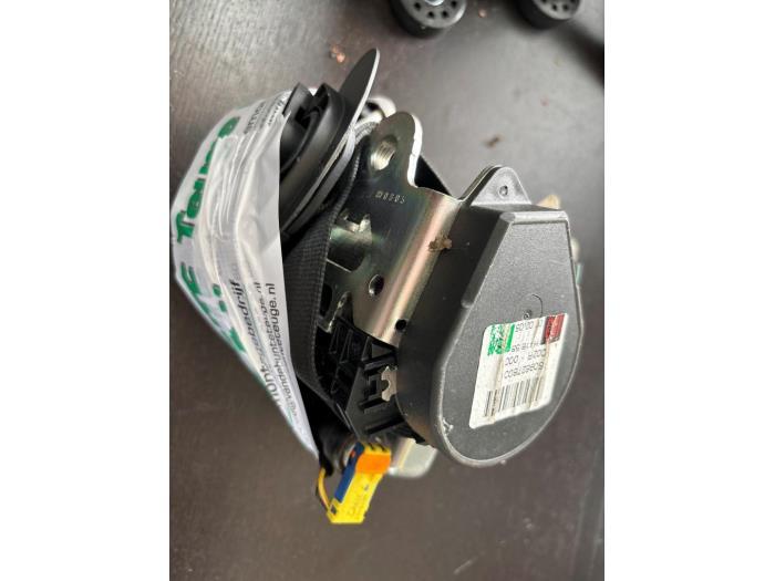 Ceinture de sécurité avant droite d'un Volkswagen Golf, Enlèvement ou Envoi, 3 mois de garantie, Utilisé, Volkswagen