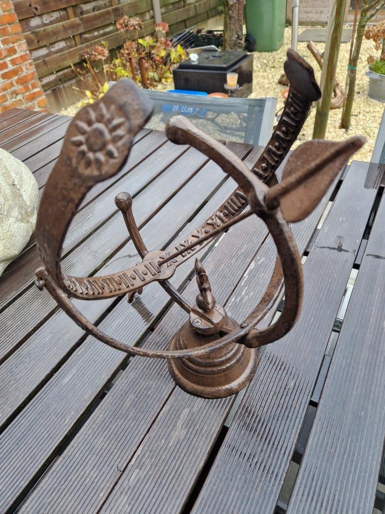 Nieuwe zonnewijzer in gietijzer, Tuin en Terras, Zonnewijzers, Ophalen of Verzenden