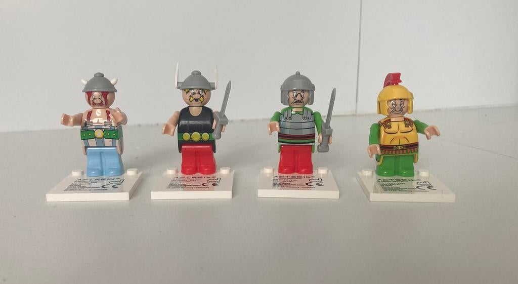 Asterix Obelix en 2 Romeinse Lego-soldaten, Ophalen of Verzenden, Gebruikt