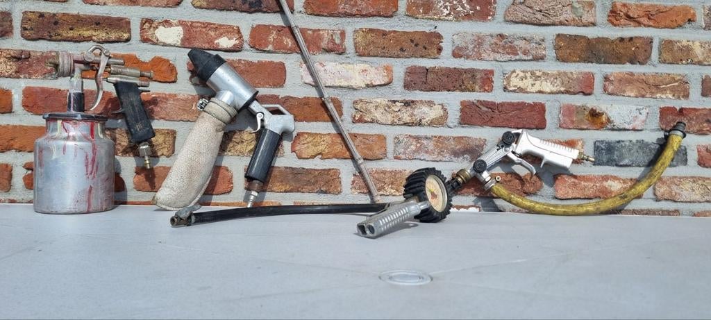 Pistolet peinture,  à sabler, gonfleur pneu, pression d'eau