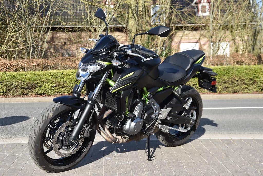 KAWASAKI - Z650 - ALS NIEUW, 2 cilinders, Bedrijf, Meer dan 35 kW, ABS
