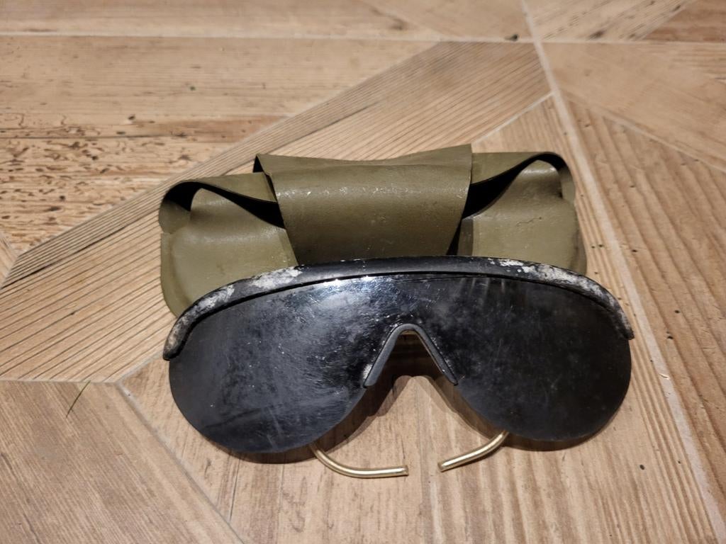 lunettes soleil, US période Vietnam, Enlèvement ou Envoi