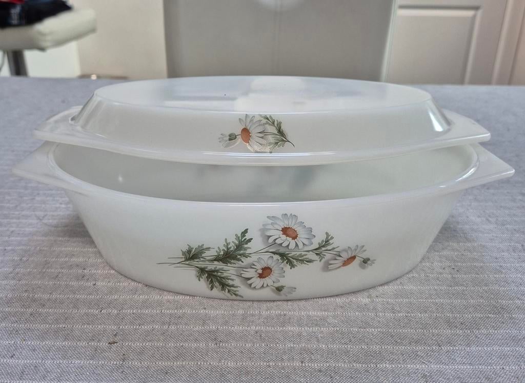 Porseleinen vintage ovenschaal met deksel, Ophalen