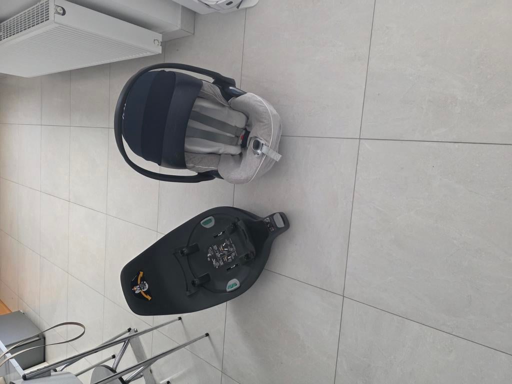 Cybex cloud Z base et maxi cosi, Enlèvement, Utilisé