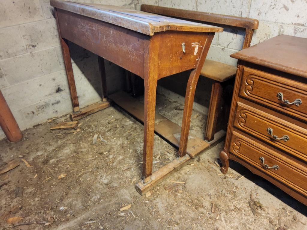 vieux banc d'école à remettre en état, Enlèvement