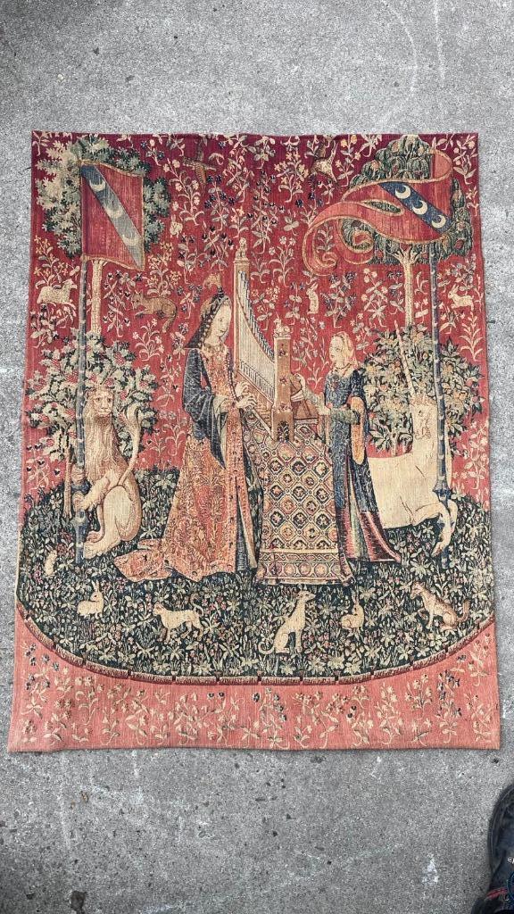 Wandtapijt “La Dame à la Licorne – L’Ouïe”, Ophalen