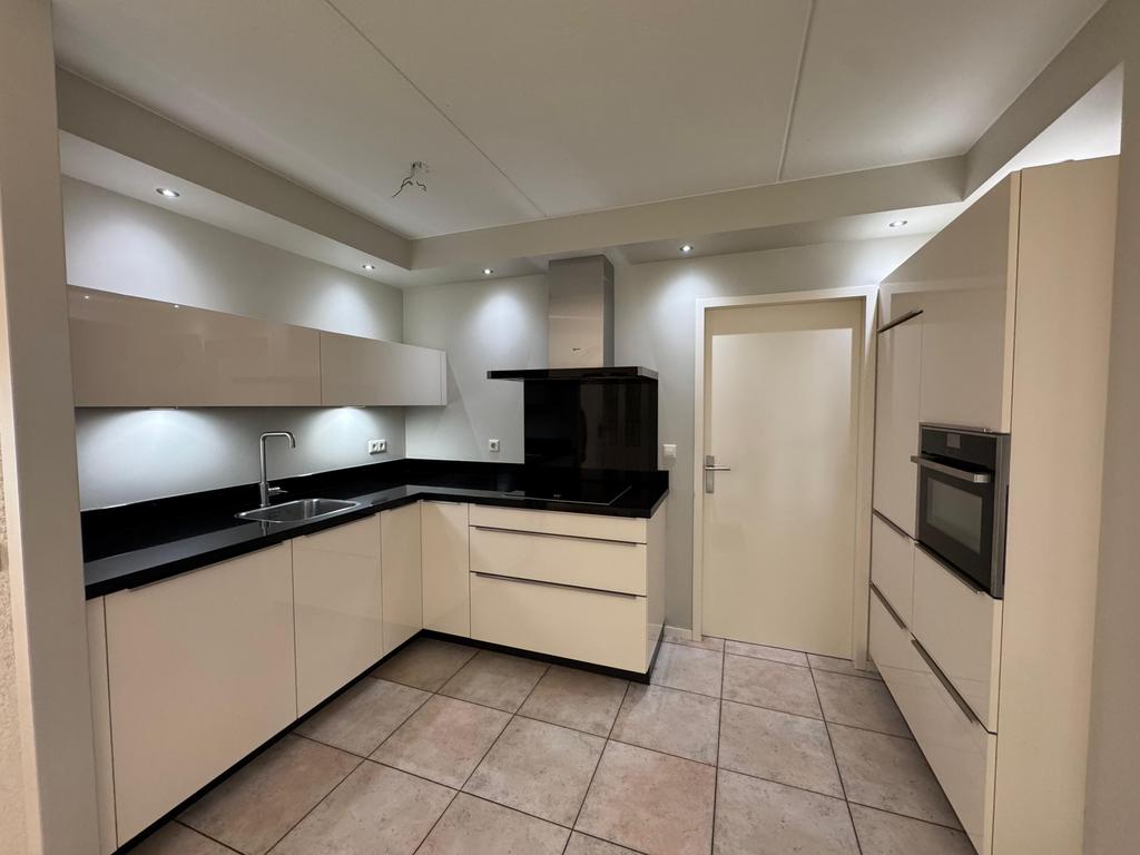 Complete Nette Hoekkeuken + Neff Apparatuur + GEDEMONTEERD