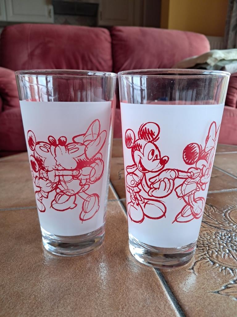 Lot de 2 grand verres Mickey Love by Disney, Collections, Verres & Petits Verres, Enlèvement ou Envoi, Comme neuf, Verre à eau