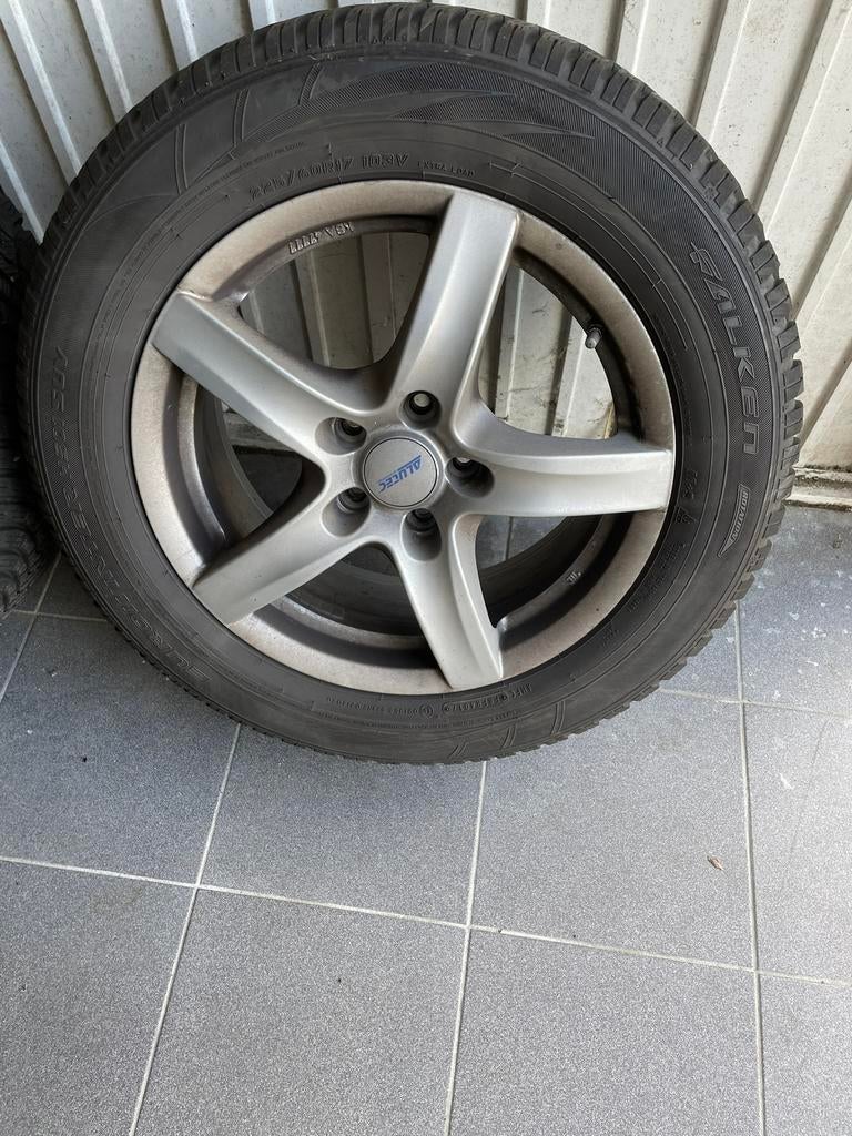 Mercedes GLA winterbanden aluvelg sneeuwkettingen en dakdrag, Ophalen, Gebruikt, Banden en Velgen, 17 inch